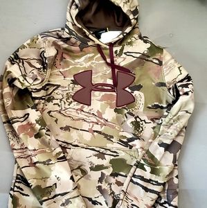 Camo Under Armour hoodie, Medium